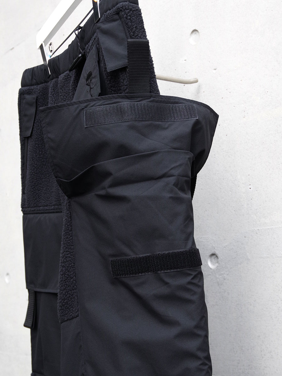 D-VEC × ALMOSTBLACK ディーベック オールモストブラック